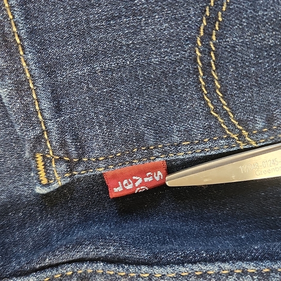 LEVI'S 315 SHAPING BOOTCUT WOMENS JEANS SIZE 31×30 NEW WITH TAGS - Picture 6 of 16